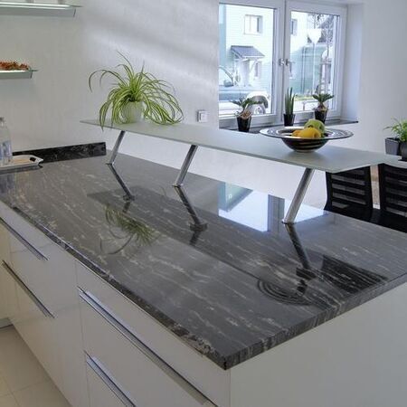 Küchenarbeitsplatten aus Naturstein und Glas von Schwarzkopf